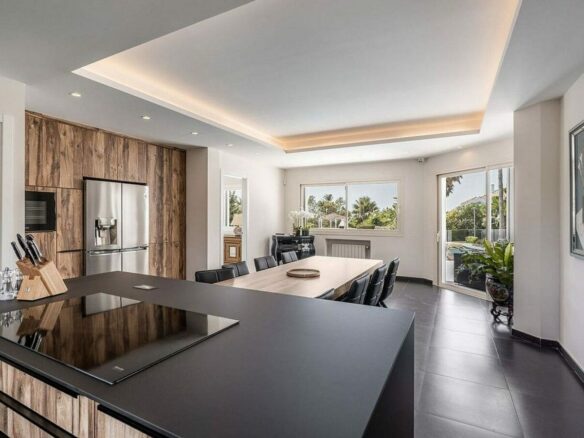 Six suite villa with indoor and outdoor pools spa and gym El Paraiso New Golden Mile