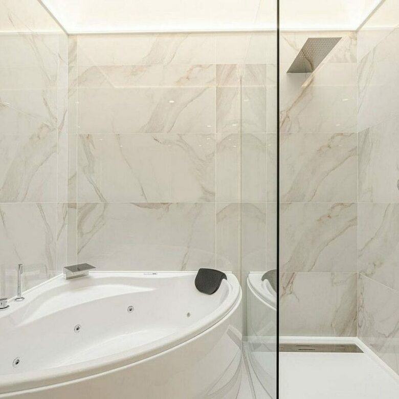 Six suite villa with indoor and outdoor pools spa and gym El Paraiso New Golden Mile