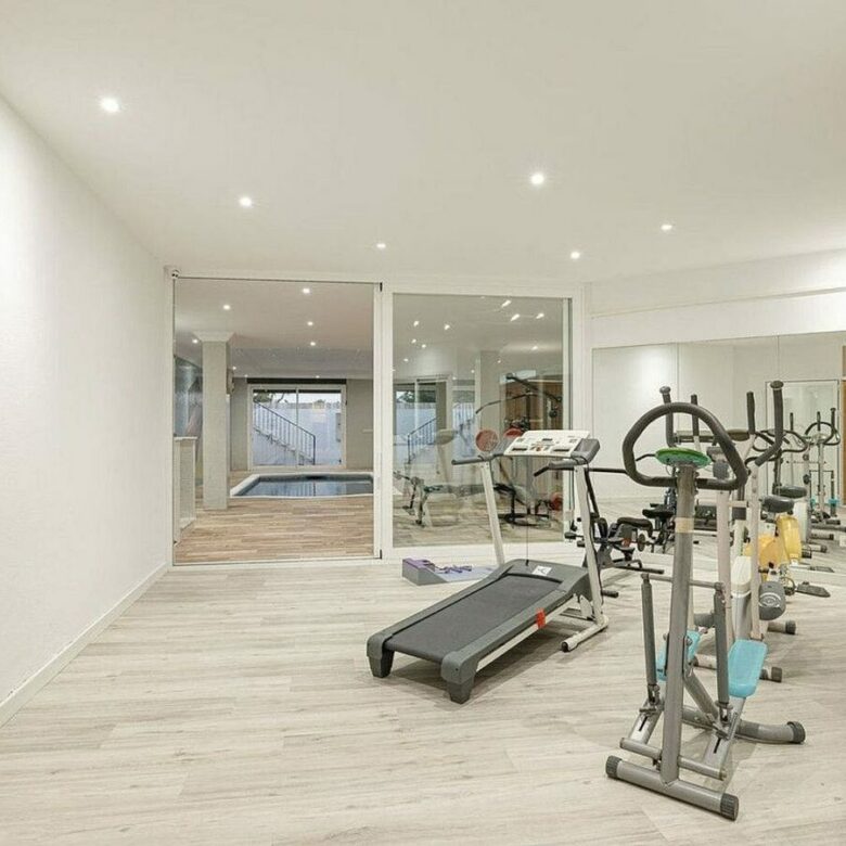 Six suite villa with indoor and outdoor pools spa and gym El Paraiso New Golden Mile