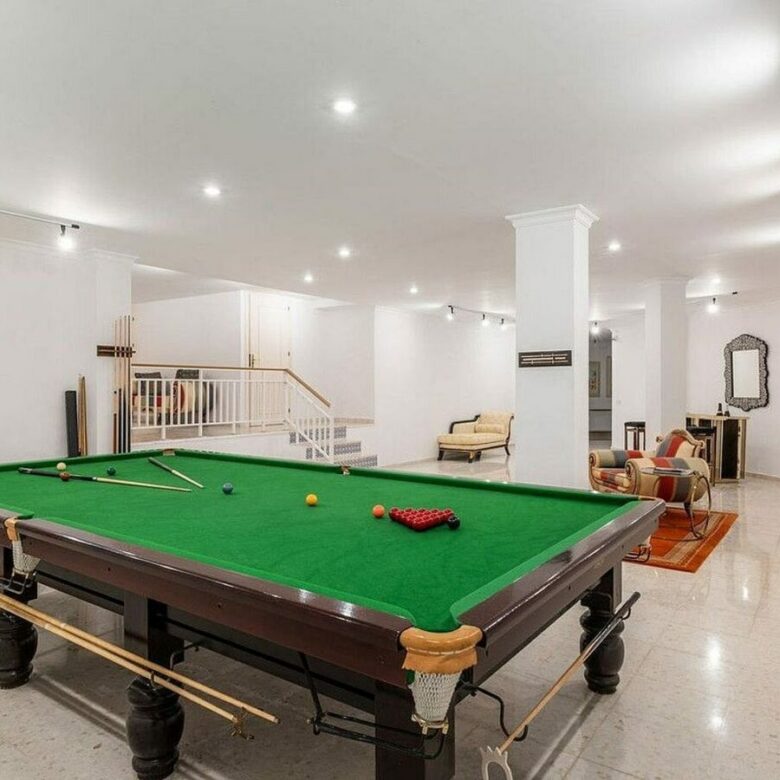 Six suite villa with indoor and outdoor pools spa and gym El Paraiso New Golden Mile