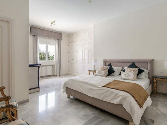 Six suite villa with indoor and outdoor pools spa and gym El Paraiso New Golden Mile