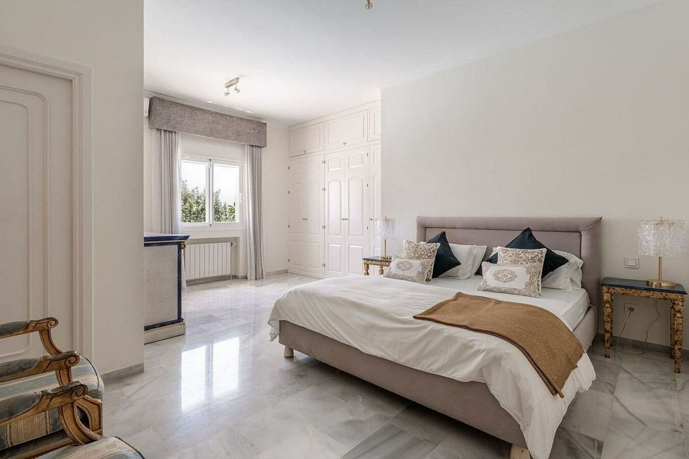 Six suite villa with indoor and outdoor pools spa and gym El Paraiso New Golden Mile