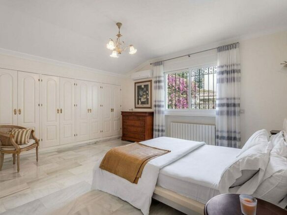 Six suite villa with indoor and outdoor pools spa and gym El Paraiso New Golden Mile