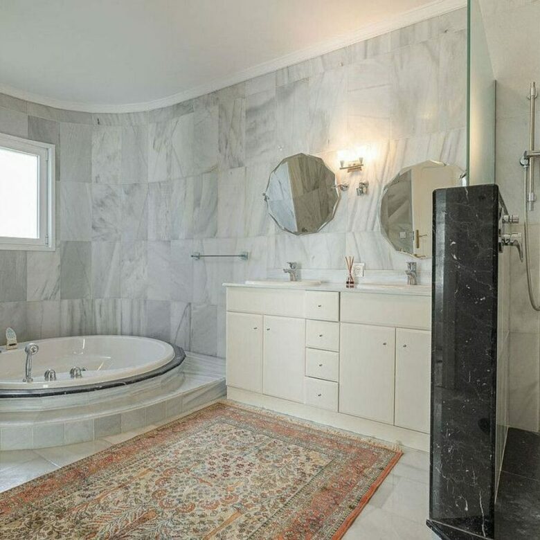 Six suite villa with indoor and outdoor pools spa and gym El Paraiso New Golden Mile