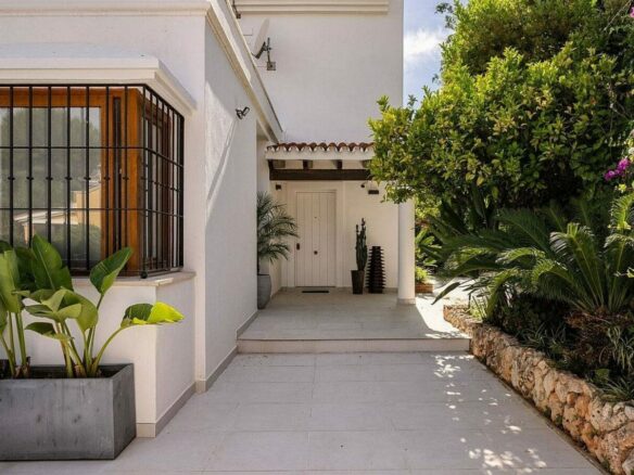 South facing family villa with private pool Rocio de Nagueles Golden Mile Marbella