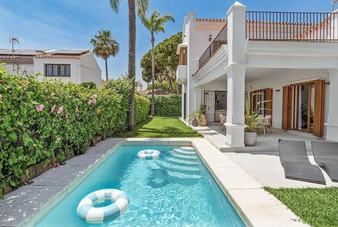 South facing family villa with private pool Rocio de Nagueles Golden Mile Marbella