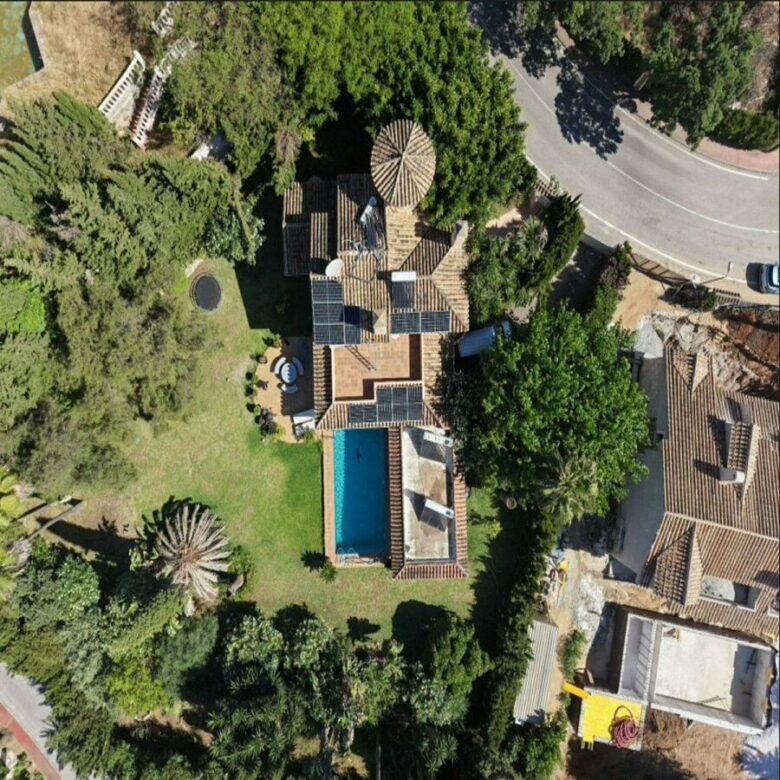 Spacious villa with large private plot Elviria Marbella
