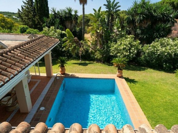 Spacious villa with large private plot Elviria Marbella
