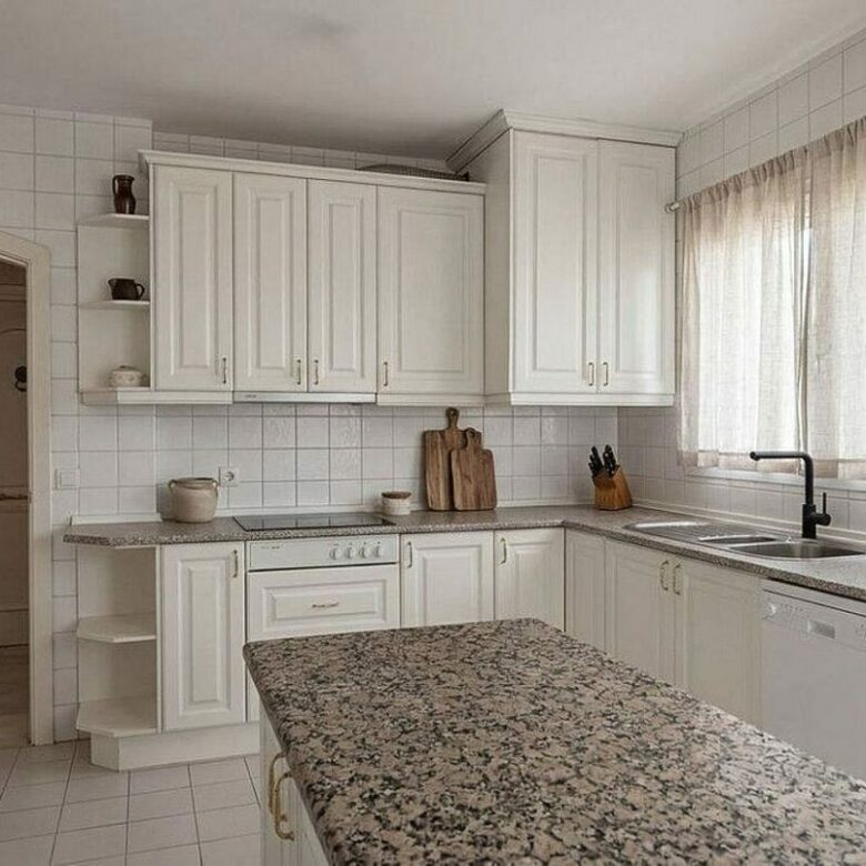 Spacious villa with large private plot Elviria Marbella