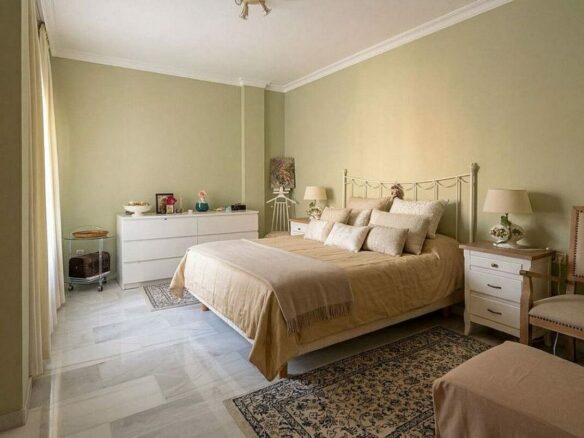 Spacious villa with large private plot Elviria Marbella