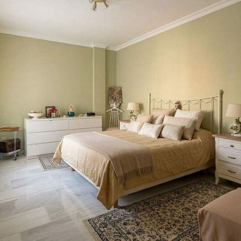 Spacious villa with large private plot Elviria Marbella