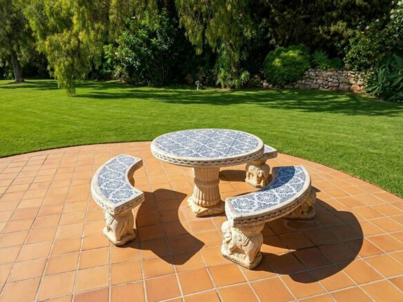 Spacious villa with large private plot Elviria Marbella