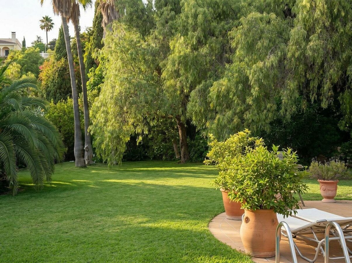 Spacious villa with large private plot Elviria Marbella