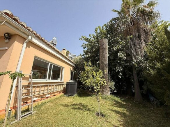Spacious villa with large private plot Elviria Marbella