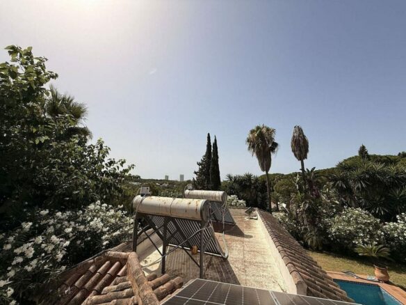 Spacious villa with large private plot Elviria Marbella
