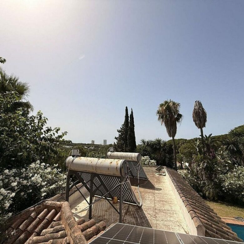 Spacious villa with large private plot Elviria Marbella