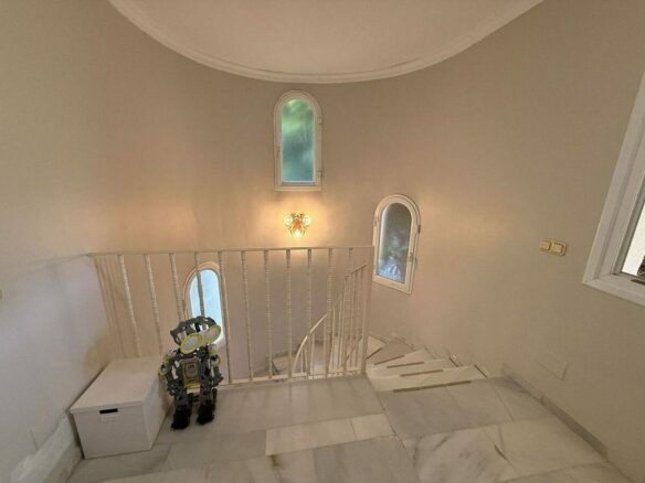 Spacious villa with large private plot Elviria Marbella