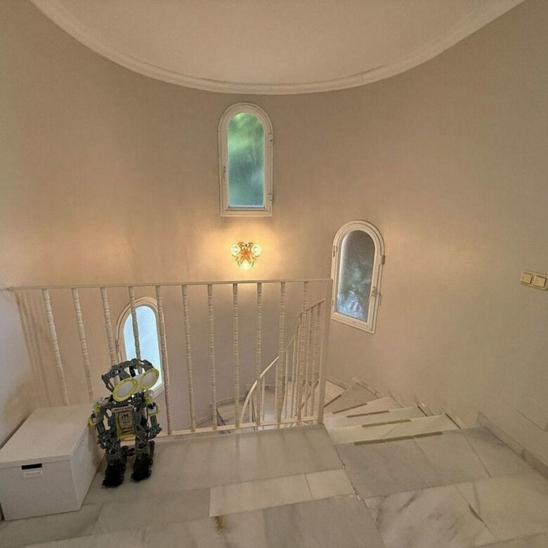 Spacious villa with large private plot Elviria Marbella