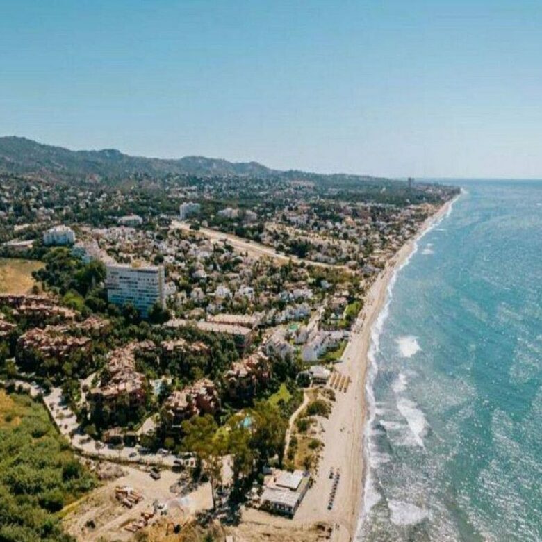 Spacious villa with large private plot Elviria Marbella