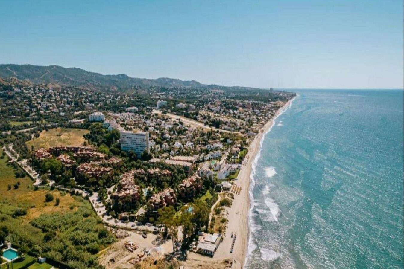 Spacious villa with large private plot Elviria Marbella