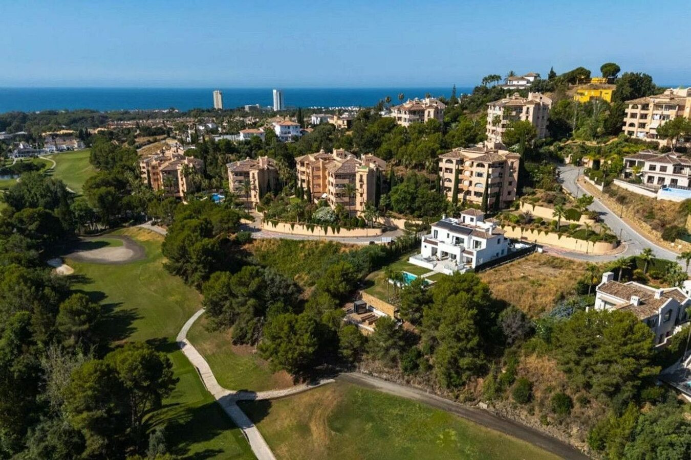 Spacious villa with large private plot Elviria Marbella