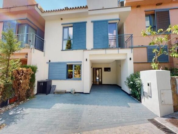 FOR SALE 🌟🏡 Fully Renovated Townhouse with Sea Views 🇪🇸 Sun Golf, Nueva Andalucía 🇪🇸