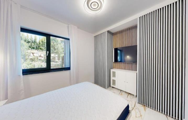 FOR SALE 🌟🏡 Fully Renovated Townhouse with Sea Views 🇪🇸 Sun Golf, Nueva Andalucía 🇪🇸