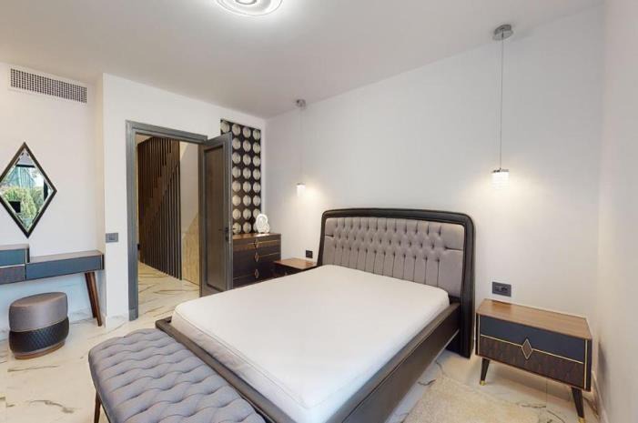 FOR SALE 🌟🏡 Fully Renovated Townhouse with Sea Views 🇪🇸 Sun Golf, Nueva Andalucía 🇪🇸