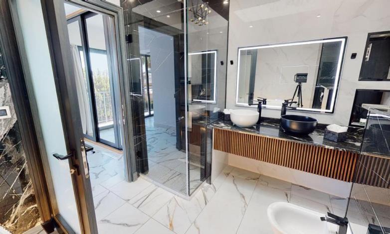 FOR SALE 🌟🏡 Fully Renovated Townhouse with Sea Views 🇪🇸 Sun Golf, Nueva Andalucía 🇪🇸