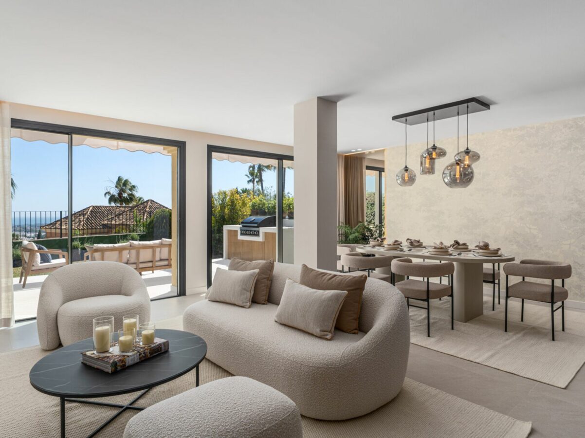 FOR SALE 🏡 Fully Renovated Townhouse with Rooftop Terrace – La Quinta Golf, Benahavís