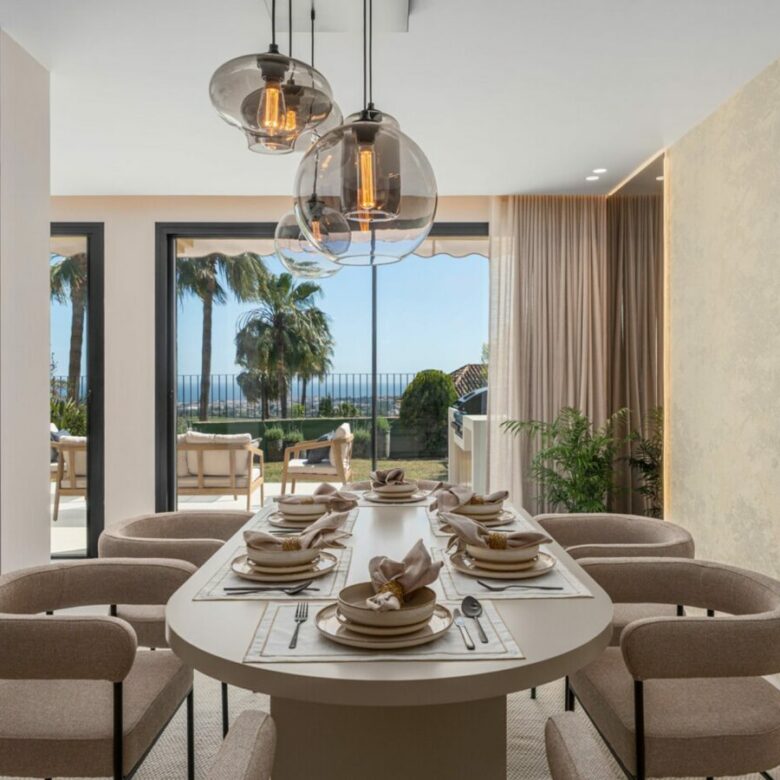 FOR SALE 🏡 Fully Renovated Townhouse with Rooftop Terrace – La Quinta Golf, Benahavís