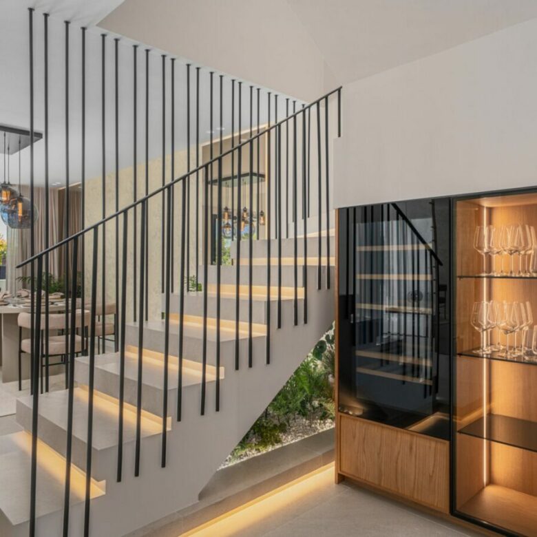 FOR SALE 🏡 Fully Renovated Townhouse with Rooftop Terrace – La Quinta Golf, Benahavís
