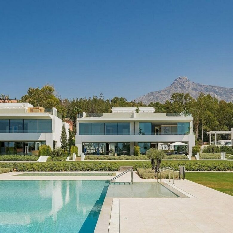 FOR SALE 🏡 Ultramodern Villa in a Gated Community – Golden Mile, Marbella 🇪🇸