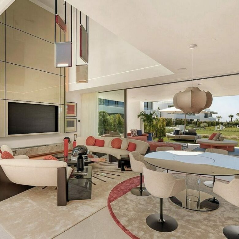 Ultramodern villa in gated community Golden Mile Marbella
