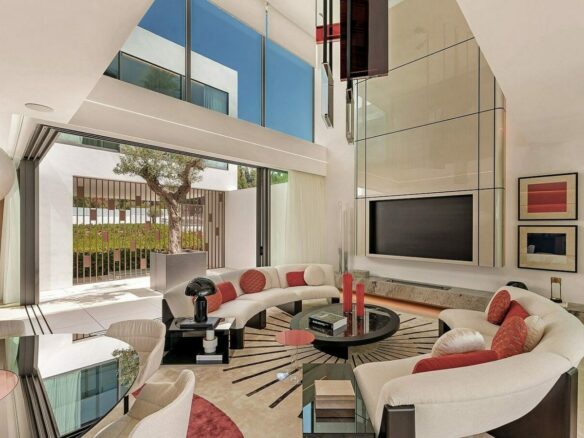 Ultramodern villa in gated community Golden Mile Marbella