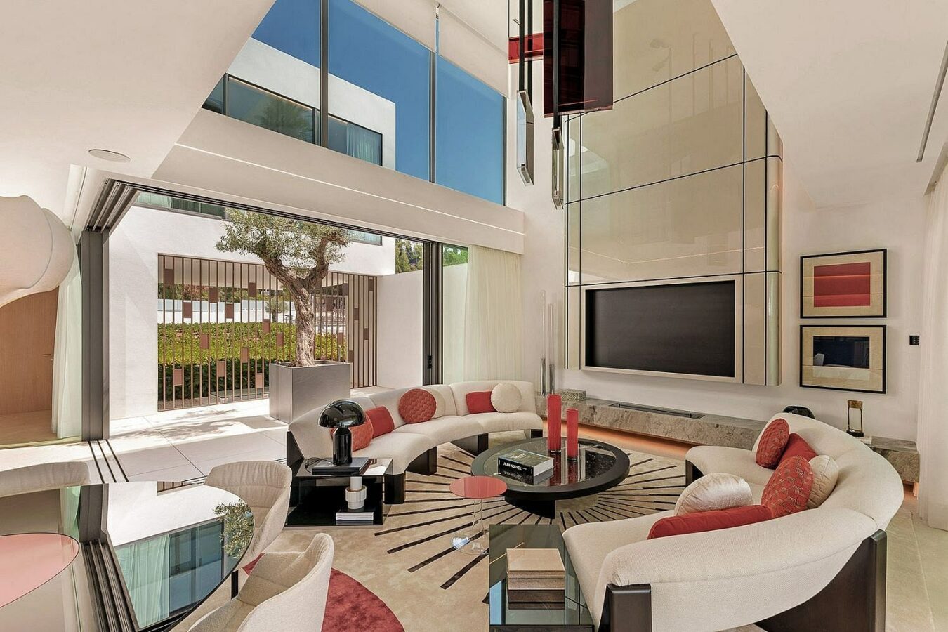 Ultramodern villa in gated community Golden Mile Marbella