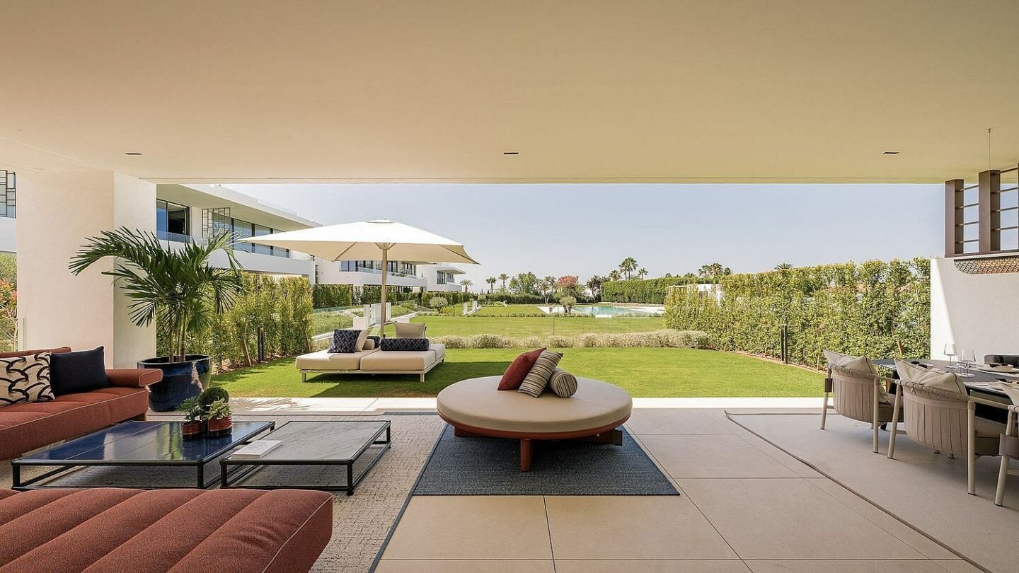Ultramodern villa in gated community Golden Mile Marbella