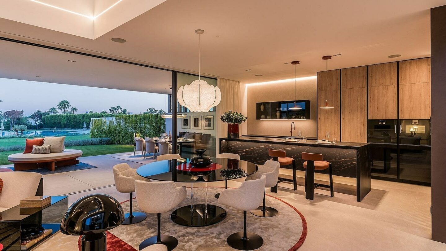 Ultramodern villa in gated community Golden Mile Marbella