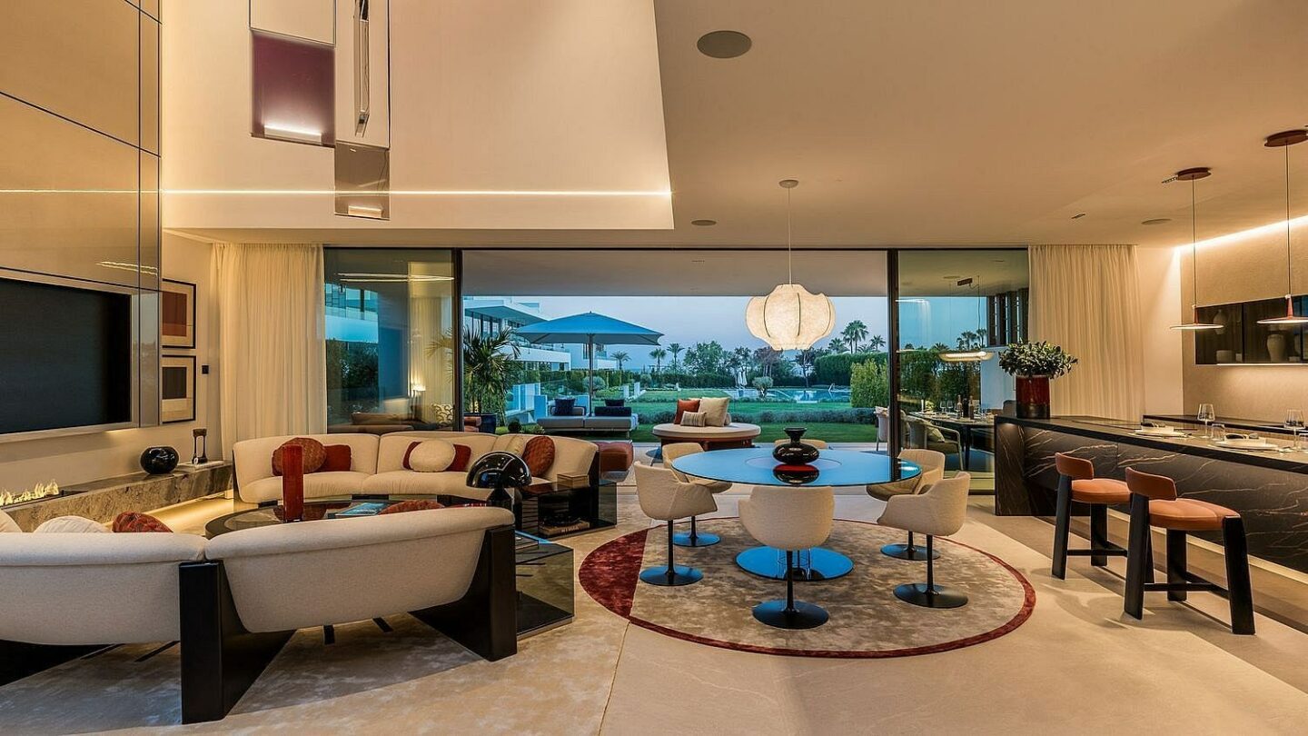 Ultramodern villa in gated community Golden Mile Marbella