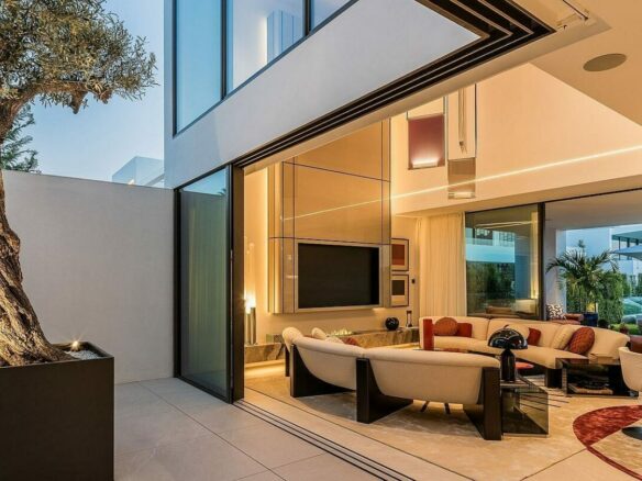 Ultramodern villa in gated community Golden Mile Marbella