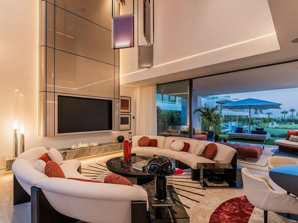 Ultramodern villa in gated community Golden Mile Marbella
