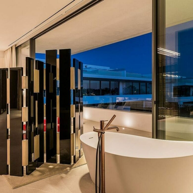 Ultramodern villa in gated community Golden Mile Marbella