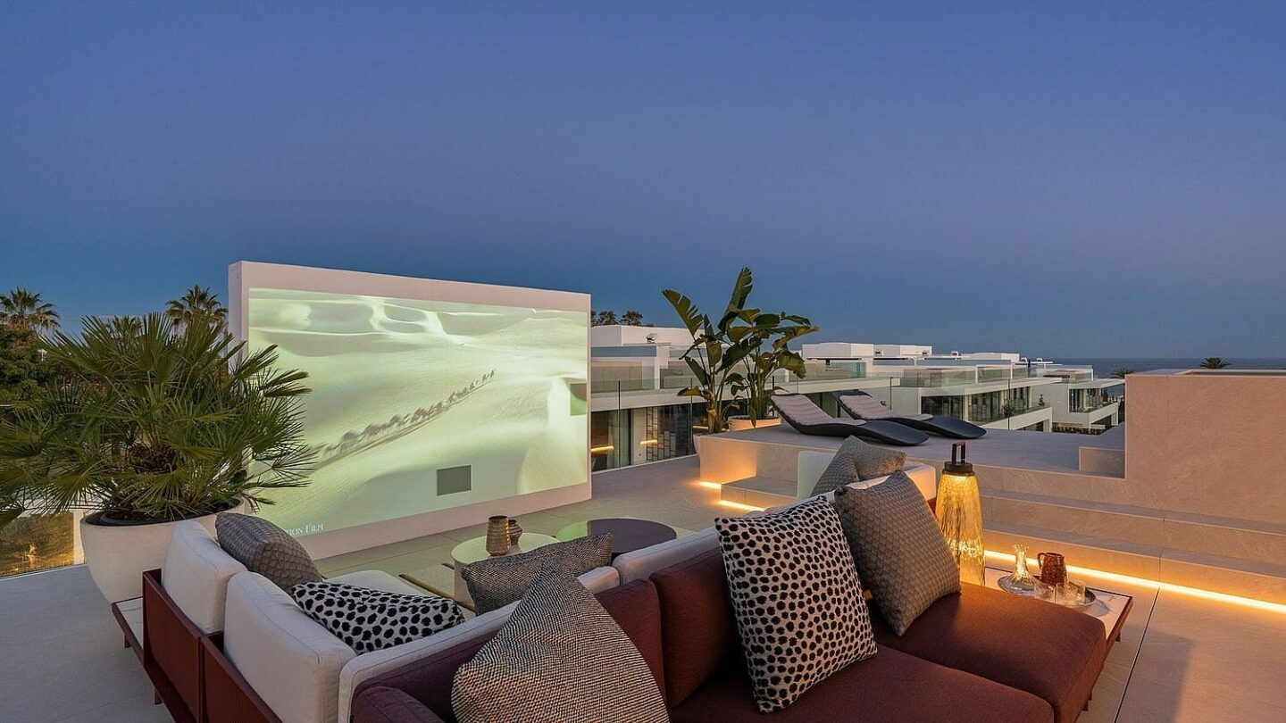 Ultramodern villa in gated community Golden Mile Marbella