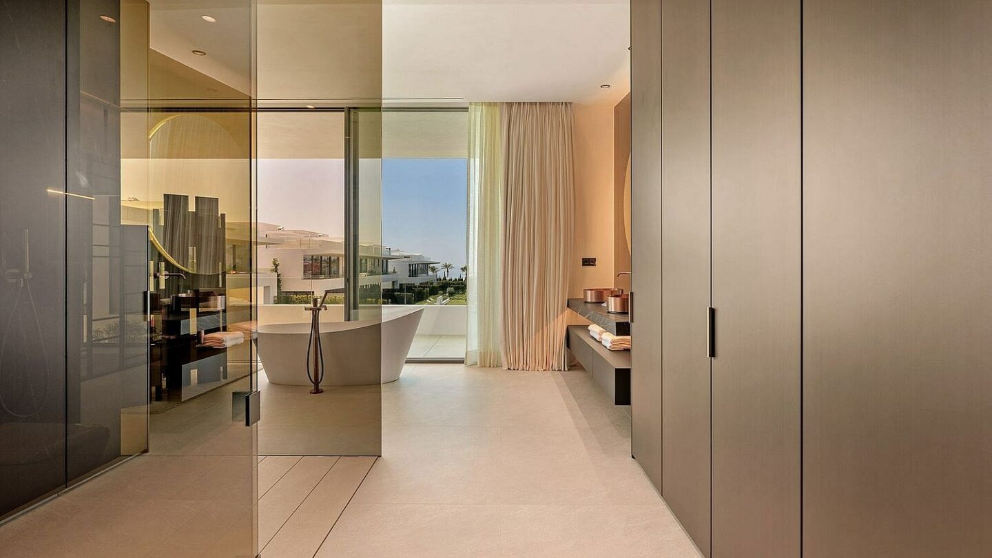 Ultramodern villa in gated community Golden Mile Marbella
