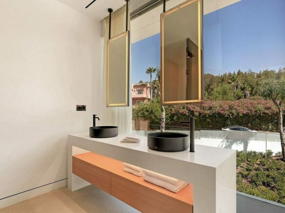 Ultramodern villa in gated community Golden Mile Marbella
