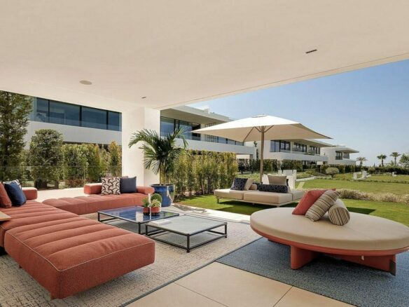 Ultramodern villa in gated community Golden Mile Marbella