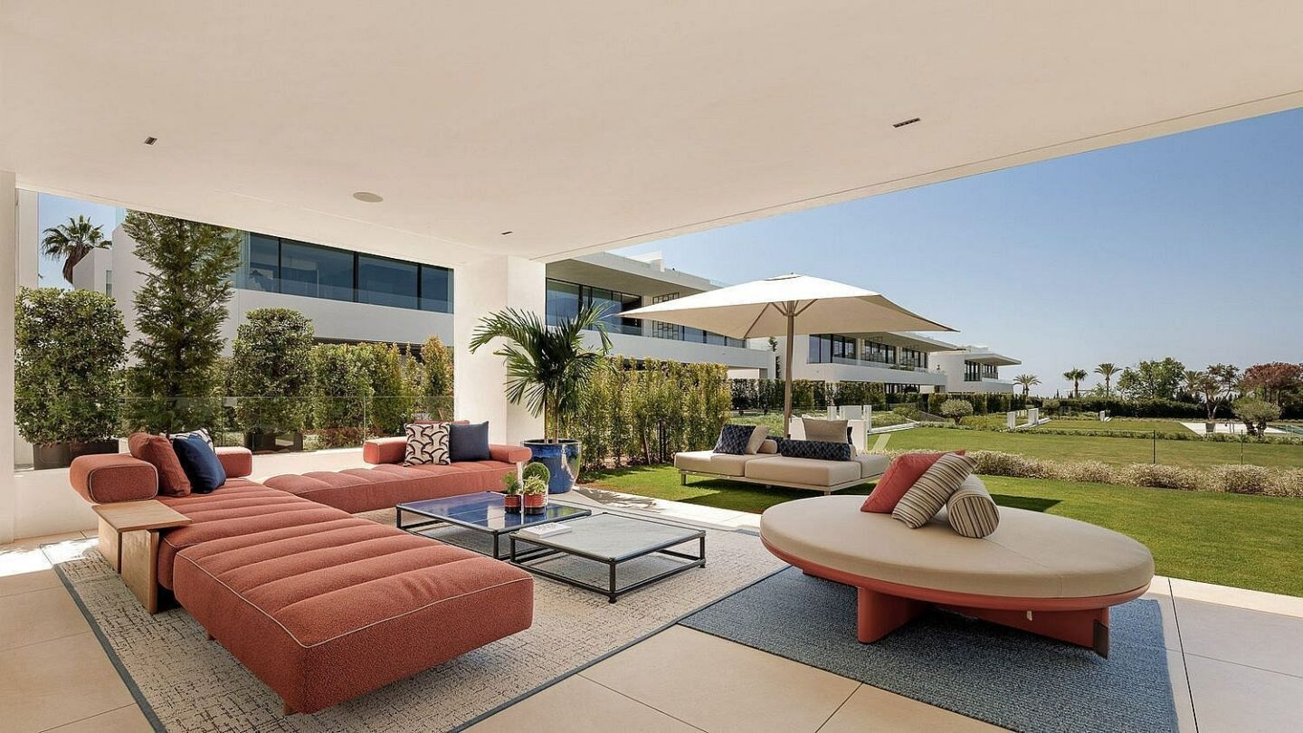 Ultramodern villa in gated community Golden Mile Marbella