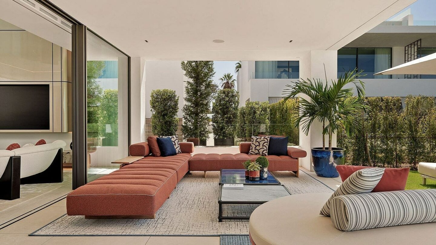 Ultramodern villa in gated community Golden Mile Marbella