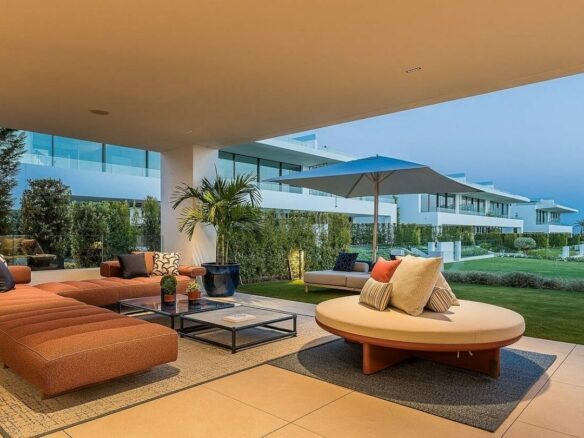 Ultramodern villa in gated community Golden Mile Marbella