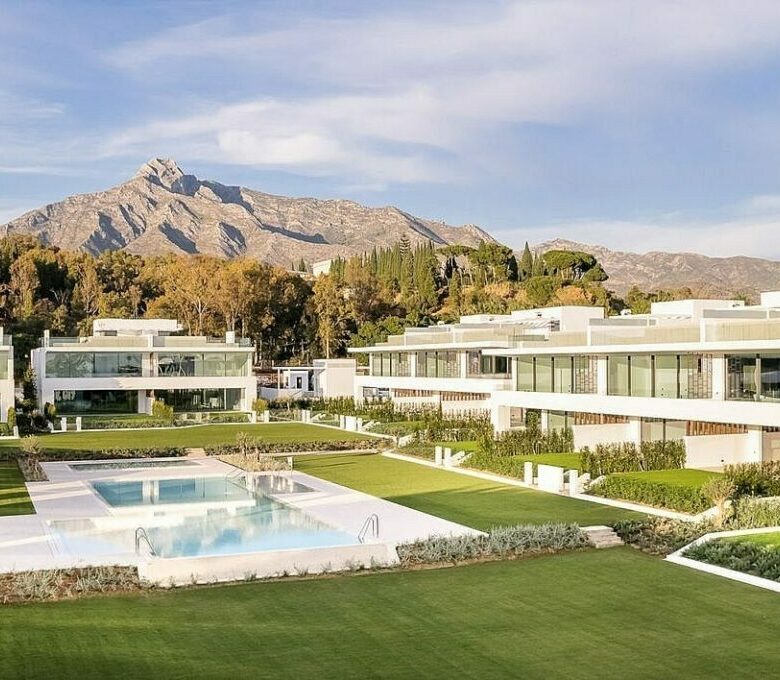 Ultramodern villa in gated community Golden Mile Marbella